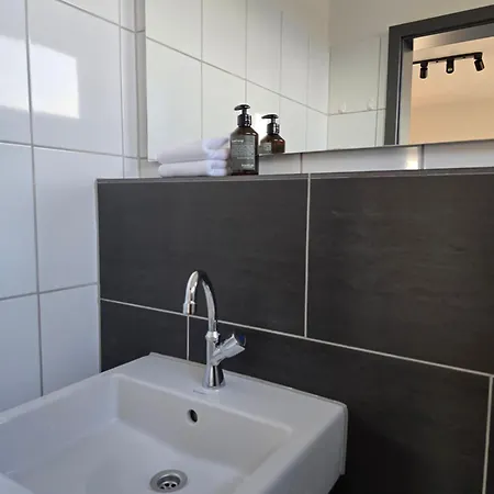 Pd23 Alte Feuerwache I Ganze I 5 Einzelbetten I 3 I 3min Cityhospital I 50m Supermarkt I Kueche I Smarttv Lejlighed *