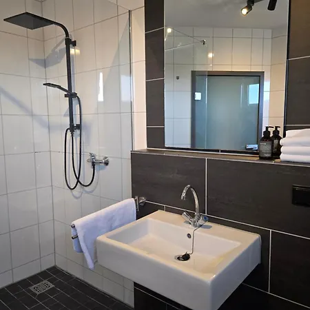 Pd23 Alte Feuerwache I Ganze I 5 Einzelbetten I 3 I 3min Cityhospital I 50m Supermarkt I Kueche I Smarttv Apartament