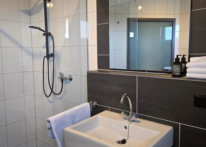 Pd23 Alte Feuerwache I Ganze I 5 Einzelbetten I 3 I 3min Cityhospital I 50m Supermarkt I Kueche I Smarttv Appartement